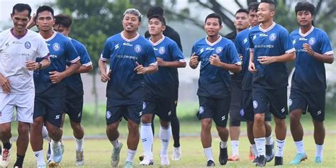 Arema Fc Berkandang Di Stadion Gajayana Kota Malang Pada Musim 2023 2024