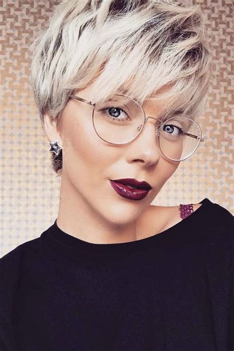 47 Chic Short Haircuts With Glasses Page 4 Of 47