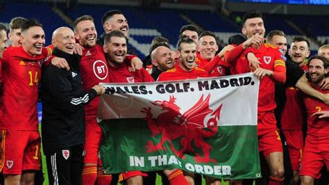 Gareth bale is facing criticism from real madrid fans after posing with a controversial flag after wales' historic win against hungary. Zinedine Zidane's reaction to Gareth Bale flag after Wales qualify for Euro 2020 - Irish Mirror ...