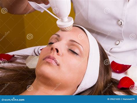 Caucasian Woman At The Beautician Stock Image Image Of Aesthetic