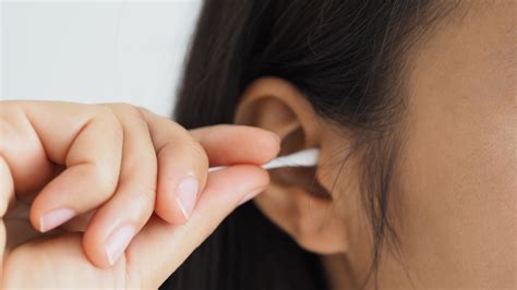 What Your Earwax Color Says About Your Health