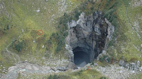 Gigantic Undiscovered Cave Found In British Columbia Howstuffworks