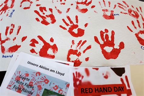 Vorbereitungen Für Den Red Hand Day Am 12 Februar Laufen Auf