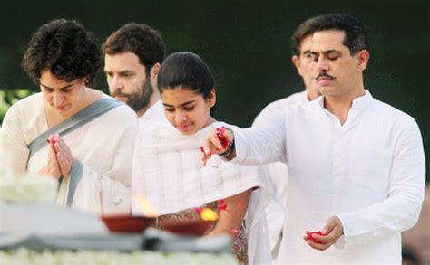 Robert Vadra Priyanka Rahul Sonia Gandhi Pay Tribute To Rajiv Gandhi