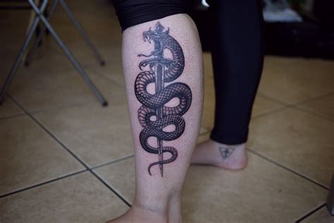 They associate this sign with grace, wisdom, organization, wisdom, wit, mystery. 28+ Snake Tattoos On Leg