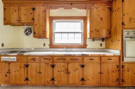 Knotty Pine Kitchens A Rustic Touch To Your Home Kitchen Cabinets