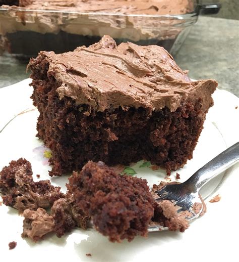 Homemade dessert ideas for your family! Easy Homemade Chocolate Cake - Back To My Southern Roots