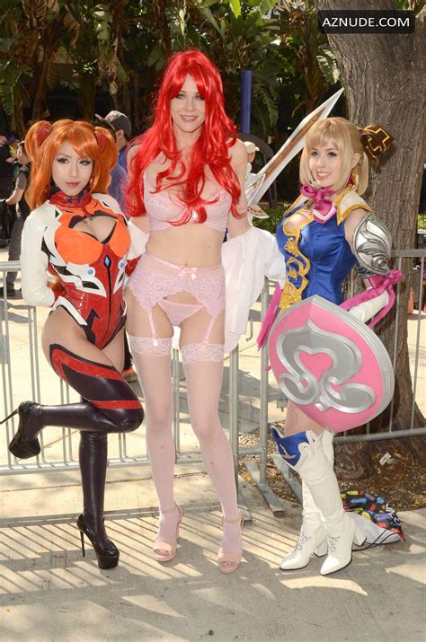 Maitland Ward Attends Anime Expo And Has To Seek First Aid When She Cut Her Knees After An