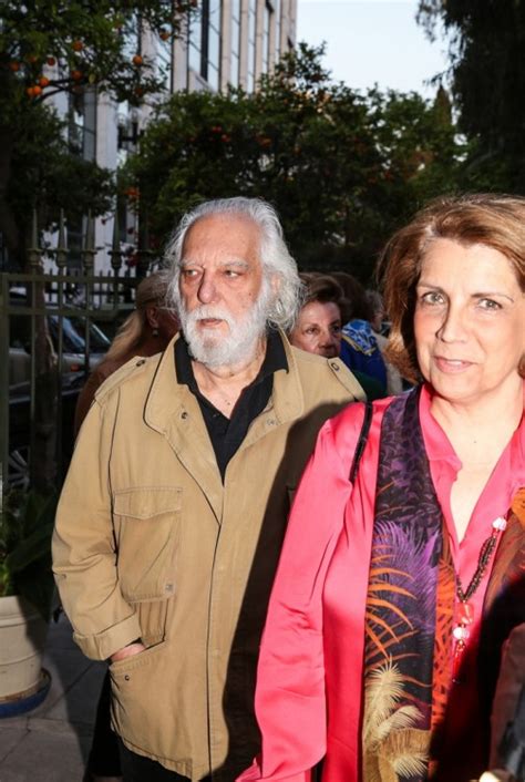 Εξαντλούνται τα αποθέματα της κοινωνίας και της οικονομίας, υποστηρίζει σε ανάρτησή του ο πρώην περιφερειάρχης παναγιώτης ψωμιάδης, απηχώντας την πολύ δύσκολη πραγματικότητα της αγοράς «Π. Τέτσης: Η αποθέωση του τοπίου. Ζωγραφική 2010-2014 ...