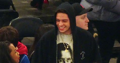 Back in february when she visited new york city. Pete Davidson au Madison Square Garden à New York, le 27 ...