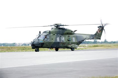 Hubschraubers im dienst der bundeswehr: Pin von Alexander Goetze auf Hubschrauber - Helicopter ...