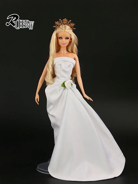 2017 new fashion white characteristic long swing princess dress for barbie doll exclusive design