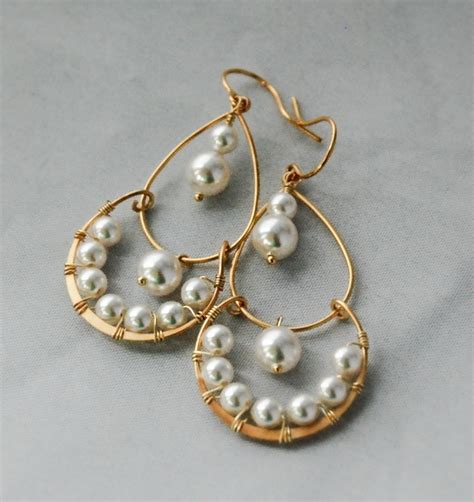 Amazon Com Bridal Gold Tone Cream Simulated Pearl Chandelier Earrings