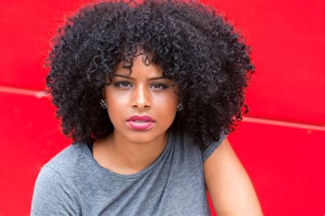 You either got curtain bangs or dyed your hair during quarantine, and if you didn't do either. How To Style Curtain Bangs For Curly Hair - Prime Beauty