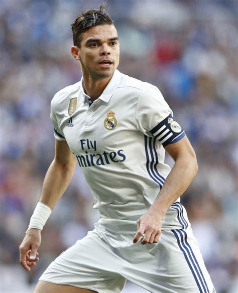 Real Madrid News Pepe Wants Manchester City Or Psg Transfer Football