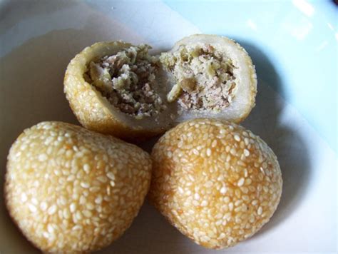 Sebut sahaja resepi kuih peneram , terus terbayangt kuih bewarna kecoklatan yang digoreng sekejap dalam minyak panas dan sangat lembut. Ieda Kitchen: Kuih melayu dan frozen food