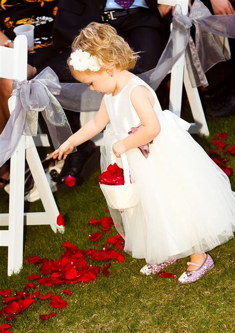 What To Consider When Having A Flower Girl In Your Wedding