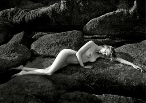 Edita Vilkeviciute Nuda ~30 Anni In The Making Of The Pirelli 2012 Calendar