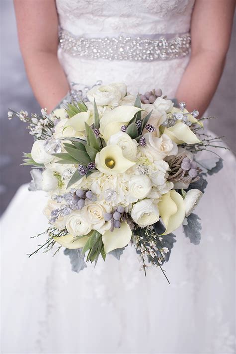 Winter wedding coat winter coat snow maiden wedding jacket detachable collar mom and sister wedding wraps business outfits fur collars. Winter Wedding Bouquets For Inspiration | Omaha Lace Cleaners