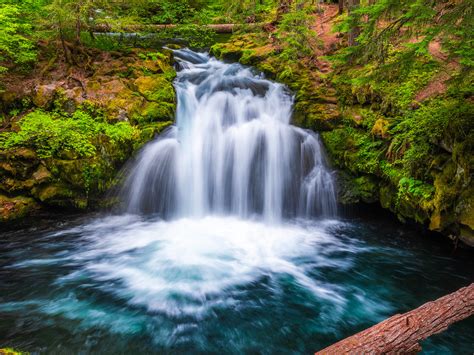 Whitehorse Falls Umpqua National Forest Oregon Waterfalls Fuji Gfx100