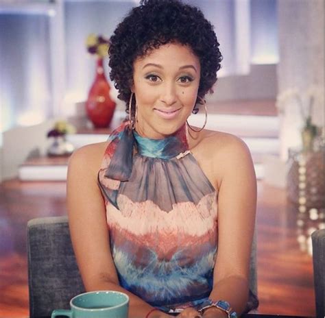 What Do You Think Of Her Look Tamera Mowry Housley Shows Off Her Curly Natural Hair