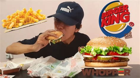 Burger king malaysia, hampir semua orang tahu nama ini kerana ianya sudah lama bertapak di malaysia. Burger king (MUKBANG MALAYSIA) - YouTube