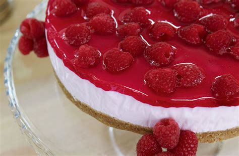 A rich and creamy baked cheesecake that makes a great dinner party dessert, from bbc good food. Sally Cunningham's Raspberry Cheesecake | Baking Recipes ...