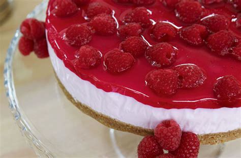 Emily hlavac green this content is imported. Sally Cunningham's Raspberry Cheesecake | Baking Recipes ...