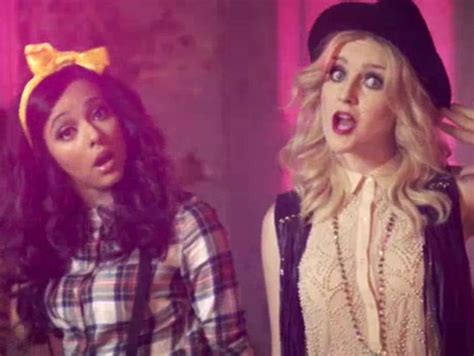 jade thirwall and perrie edwards i am in love with perrie s outfit little mix girls