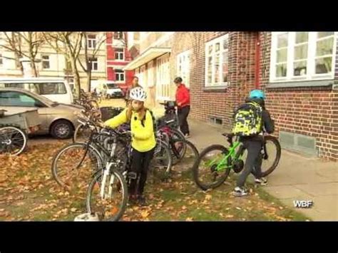 Ответ дан • проверенный экспертом. Ab wann ist ein dorf eine stadt, als dorf bezeichnet man ...