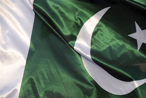 Pakistan Flag | Global Trade Review (GTR)