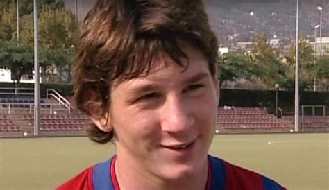 La marca messi es un reflejo directo de las cualidades que demuestra leo messi dentro y fuera del campo de juego. New Barcelona video of young Lionel Messi proves he has ...