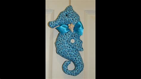 El herraje no debe desaplomar un caballo aplomado pero, por otro lado, debe aplomar un caballo desaplomado (siempre que el problema sea del casco y. Como Hacer Un Caballito De Mar En Material Reciclable - Compartir Materiales