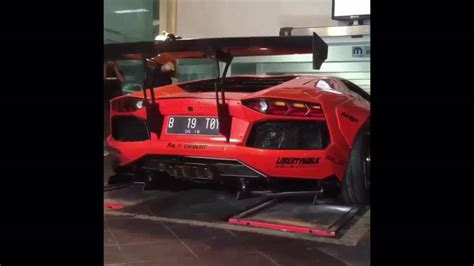 Lamborghini Aventador Revs And Accelerations Youtube