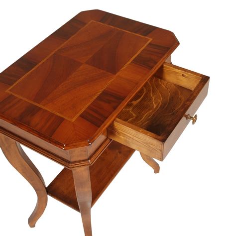 Couchtisch weiss holz landhaus, quadratischer landhaus couchtisch moebro de ihr, couchtisch porto klein vintage landhaus, kleiner landhaus waschtisch zaubert eine heimelige. Kleiner Vintage Nussholz Couchtisch im Louis XV Stil von ...