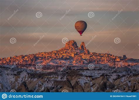Editorial Goreme Hot Air Balloons Editorial Stock Image Image Of Park