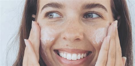 Everything You Wanted To Know About Clogged Pores But Were Afraid To