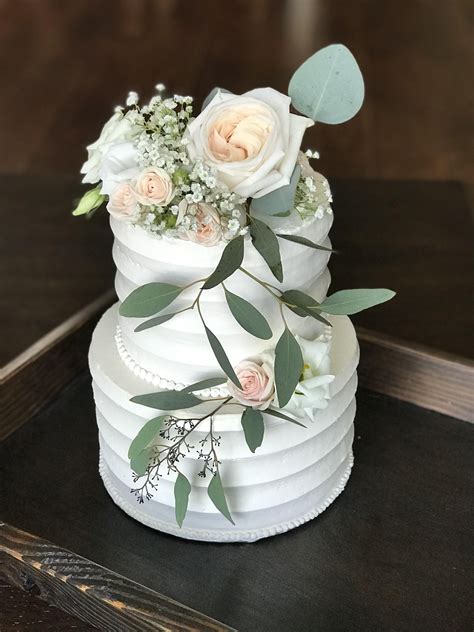 Homemade Two Tier Wedding Cake With Fresh Florals Food Recipes