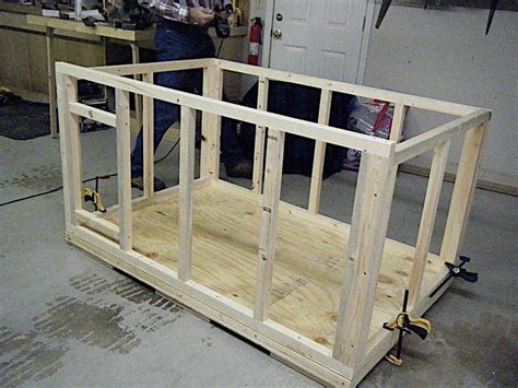 A diy dog kennel can be a great project, especially if you have a special place in your heart for stray dogs and would want to give them some shelter. Insulated Dog House | Dog house diy, Insulated dog house ...