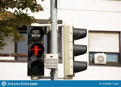 Absolute cafehaus atmosphäre autora cafe rossi. Segnali Rossi Dei Semafori Sulla Via Di Sandhausen A ...