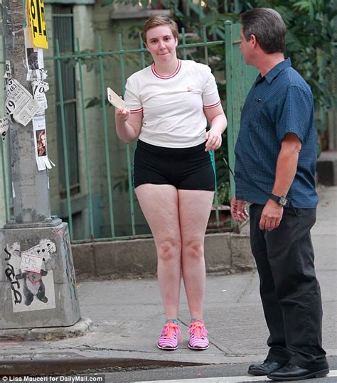 Lena Dunham Displays Legs In Shorts As She Films Girls In New York Daily Mail Online