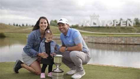 Sergio Garcia Holds Golf Themed Gender Reveal For New Baby