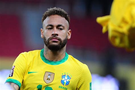 brazilian national team manager tite analyzes what makes neymar difficult to defend psg talk