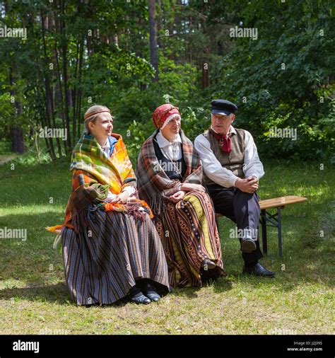 Riga Latvia 12 Jun 2016 Latvians In The National Costumes At The