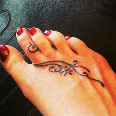 Pin By Roberta Dube On Cool Toe Tattoos Foot Tattoos Foot Tattoo