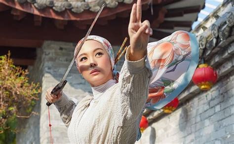 Vivy sofinas binti yusof nama mesra : Vivy Yusof Bukan Lagi Ahli Lembaga Pengarah UiTM?