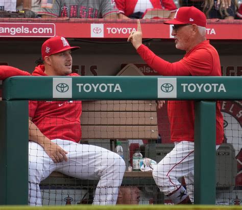 Los Angeles Angels Star Mike Trout Calf Set For Doctor Visit