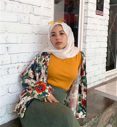 Pin Oleh 🐺 Di Hijab Gaya Hijab Perempuan Wanita Terseksi