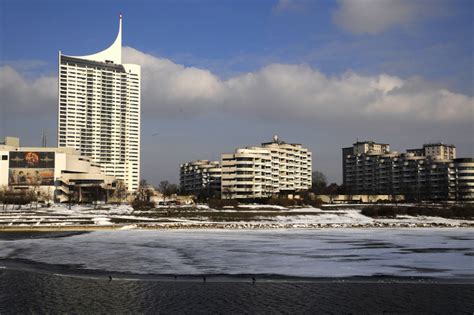 Media related to donaustadtbrücke metro station at wikimedia commons. WIEN.blicke | WALKING VIENNA : „Walking Vienna" | Tag 127 ...