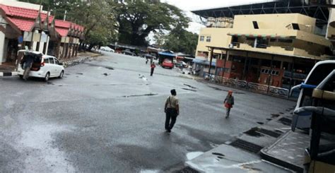 Ia terletak 500 kilometer di timur laut kuala lumpur dan menghadap laut china selatan. Bas Kayu Bas Bandar Kuala Terengganu | Kujie2.com